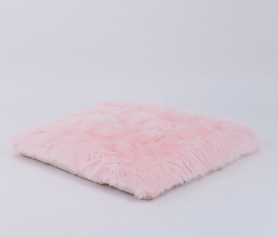 E & E Teepee: Pink Polar Bear Faux Fur Mattress