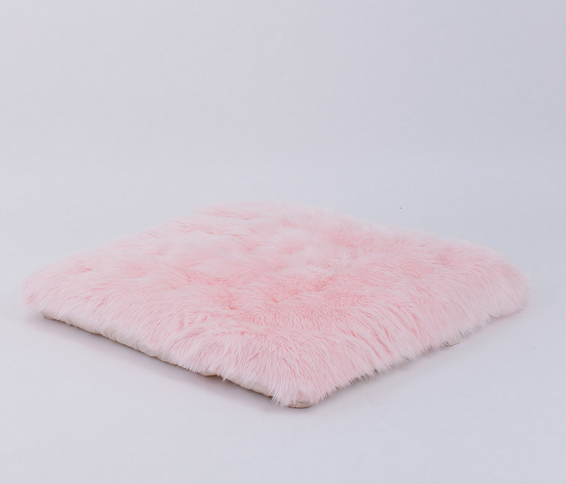 E & E Teepee: Pink Polar Bear Faux Fur Mattress